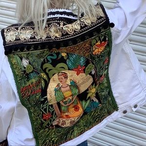 Meet your Posher, Idoya